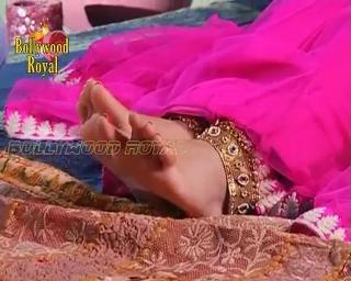 Jennifer Winget feet photo thumbnail