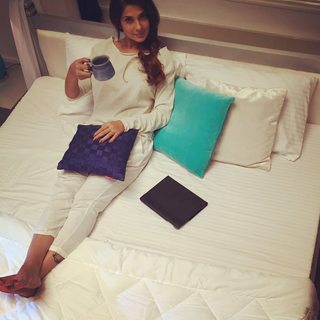 Jennifer Winget feet photo thumbnail