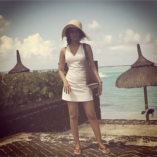 Jennifer Winget feet photo thumbnail