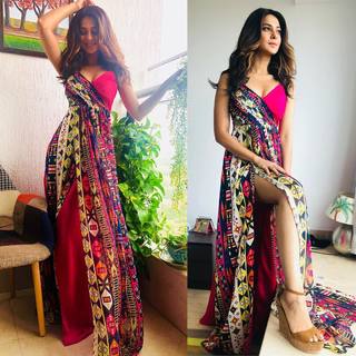 Jennifer Winget feet photo thumbnail