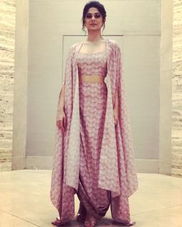 Jennifer Winget feet photo thumbnail