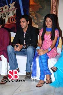 Jennifer Winget feet photo thumbnail