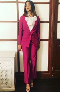 Jennifer Winget feet photo thumbnail
