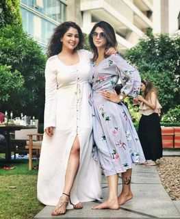 Jennifer Winget feet photo thumbnail