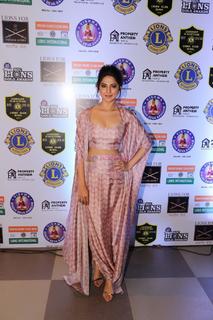 Jennifer Winget feet photo thumbnail