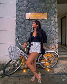 Jennifer Winget feet photo thumbnail