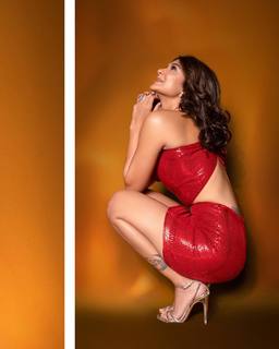 Jennifer Winget feet photo thumbnail