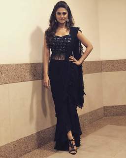 Jennifer Winget feet photo thumbnail