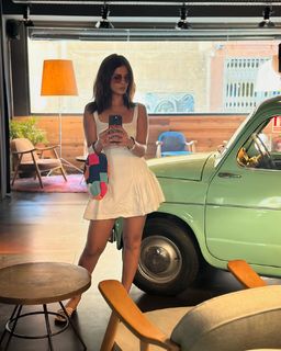 Jennifer Winget feet photo thumbnail
