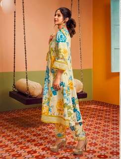 Jennifer Winget feet photo thumbnail