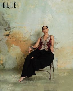 Jennifer Winget feet photo thumbnail