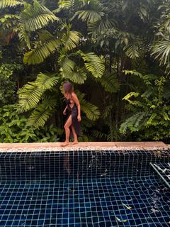 Jennifer Winget feet photo thumbnail