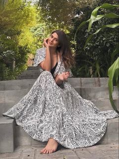 Jennifer Winget feet photo 10
