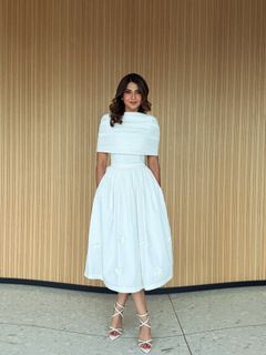 Jennifer Winget feet photo 1