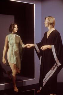 Jenny Agutter feet photo thumbnail