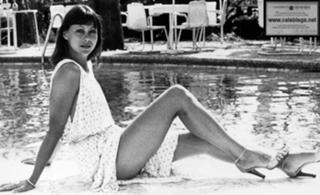 Jenny Agutter feet photo thumbnail