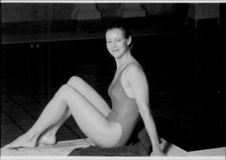 Jenny Agutter feet photo thumbnail