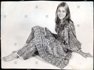 Jenny Agutter feet photo thumbnail