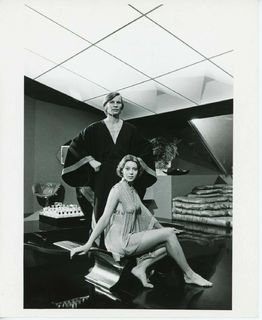 Jenny Agutter feet photo thumbnail