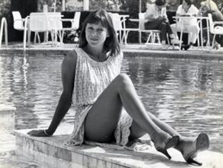 Jenny Agutter feet photo thumbnail