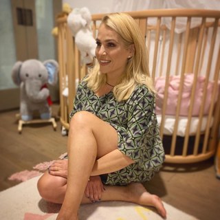 Jenny Botsi feet photo 2