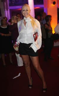 Jenny Elvers feet photo thumbnail
