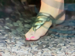 Jenny Grumbles feet photo 13