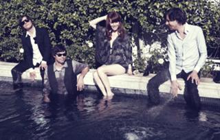Jenny Lewis feet photo 2