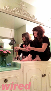 Jenny Lewis feet photo 15