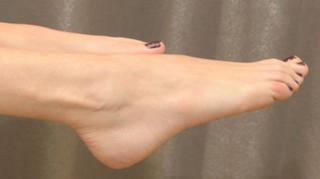 Jenny McCarthy-Wahlberg feet photo thumbnail