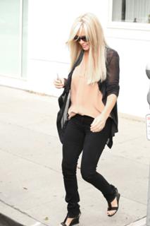 Jenny McCarthy-Wahlberg feet photo thumbnail