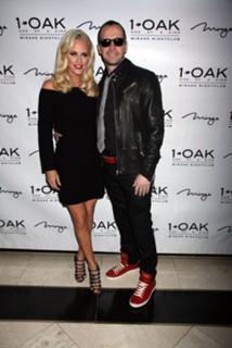 Jenny McCarthy-Wahlberg feet photo thumbnail