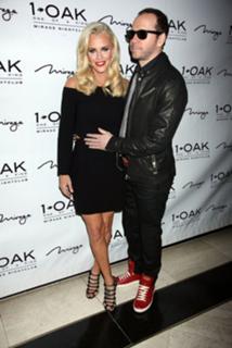 Jenny McCarthy-Wahlberg feet photo thumbnail