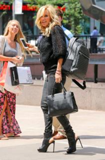 Jenny McCarthy-Wahlberg feet photo thumbnail