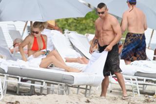 Jenny McCarthy-Wahlberg feet photo thumbnail