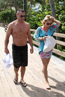 Jenny McCarthy-Wahlberg feet photo thumbnail