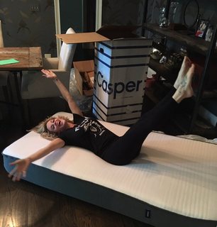 Jenny McCarthy-Wahlberg feet photo thumbnail