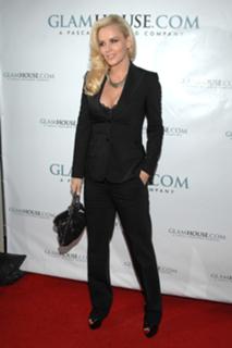 Jenny McCarthy-Wahlberg feet photo thumbnail