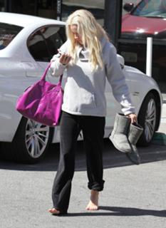 Jenny McCarthy-Wahlberg feet photo thumbnail
