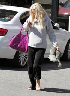 Jenny McCarthy-Wahlberg feet photo thumbnail