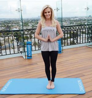 Jenny McCarthy-Wahlberg feet photo thumbnail