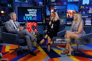 Jenny McCarthy-Wahlberg feet photo thumbnail