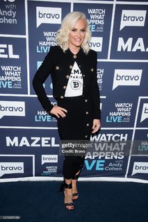 Jenny McCarthy-Wahlberg feet photo thumbnail