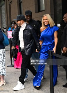 Jenny McCarthy-Wahlberg feet photo thumbnail
