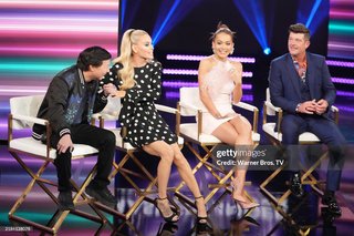 Jenny McCarthy-Wahlberg feet photo thumbnail