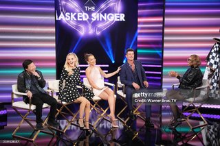 Jenny McCarthy-Wahlberg feet photo thumbnail