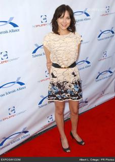 Jenny Mollen feet photo 12