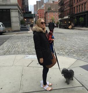 Jenny Mollen feet photo 8