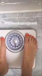 Jenny Mollen feet photo 6