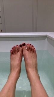 Jenny Mollen feet photo 20